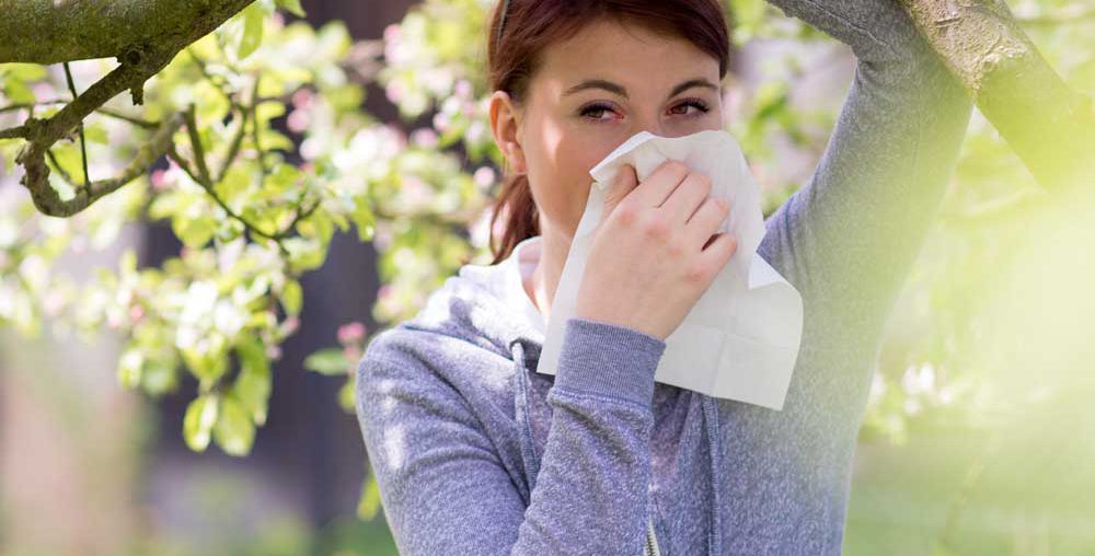 Alergiczny nieżyt nosa – jak sobie z nim radzić?